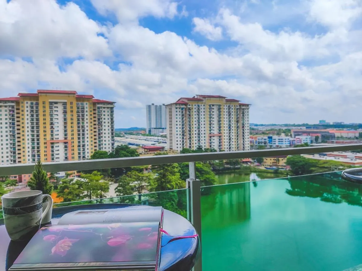 -Lake View- Mount Austin Ikea Toppen 10 Mins - A110 Johor Bahru Daire