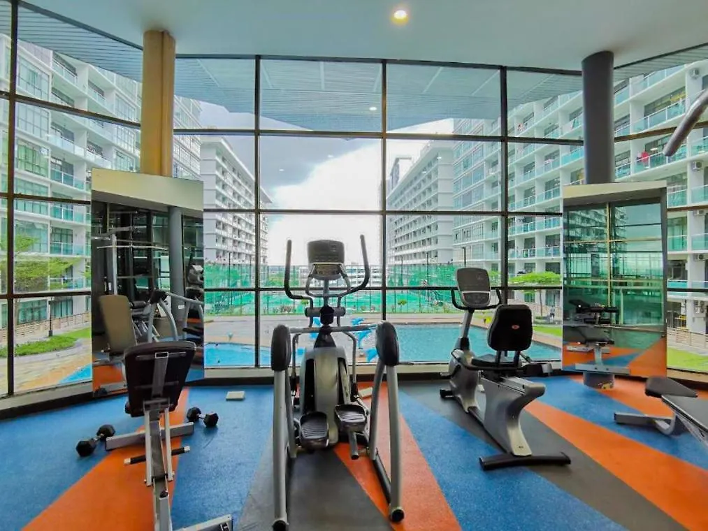 -Lake View- Mount Austin Ikea Toppen 10 Mins - A110 Johor Bahru Daire